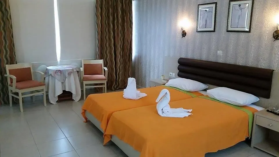 Heraion Hotel Calcídica 2*,